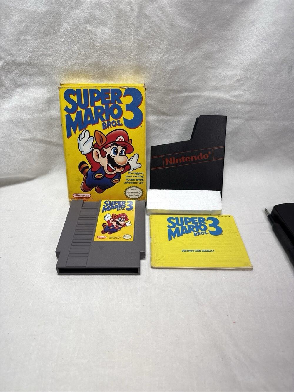 SUPER MARIO BROS 3 Nintendo NES Complete In Box CIB - Tested And Works 